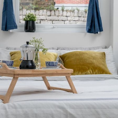 Modern And Light 2 Bed Flat In Sw2 Appartement Londen Buitenkant foto