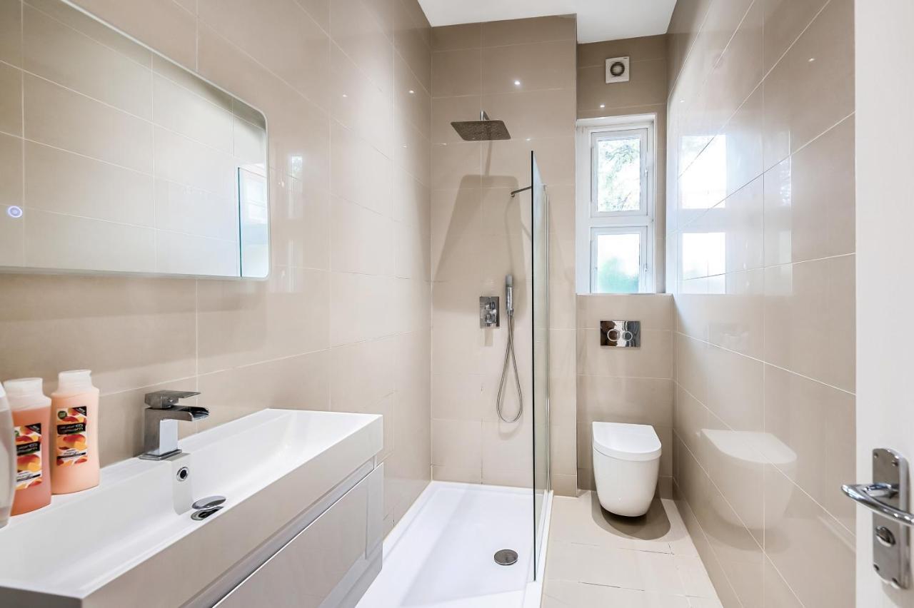 Modern And Light 2 Bed Flat In Sw2 Appartement Londen Buitenkant foto