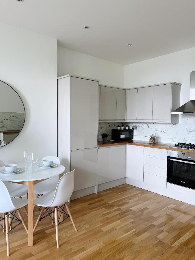 Modern And Light 2 Bed Flat In Sw2 Appartement Londen Buitenkant foto