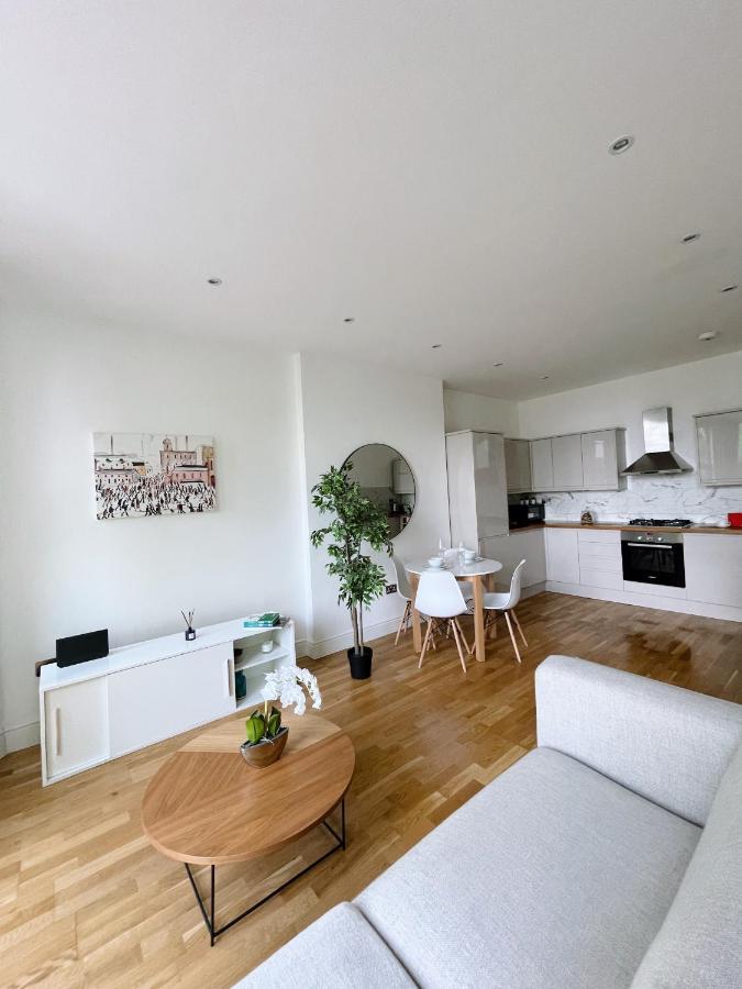 Modern And Light 2 Bed Flat In Sw2 Appartement Londen Buitenkant foto