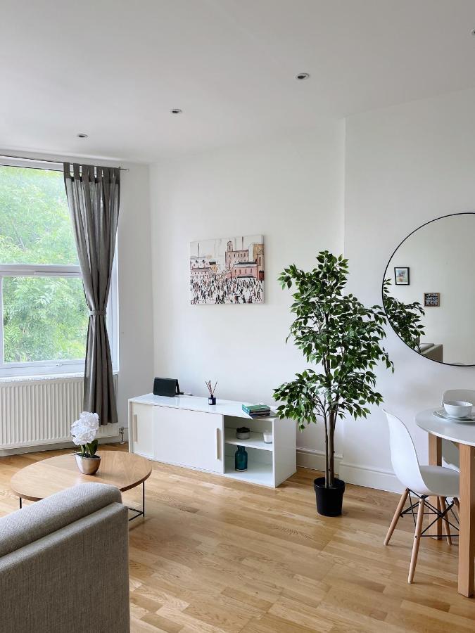 Modern And Light 2 Bed Flat In Sw2 Appartement Londen Buitenkant foto