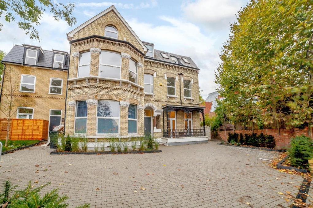 Modern And Light 2 Bed Flat In Sw2 Appartement Londen Buitenkant foto